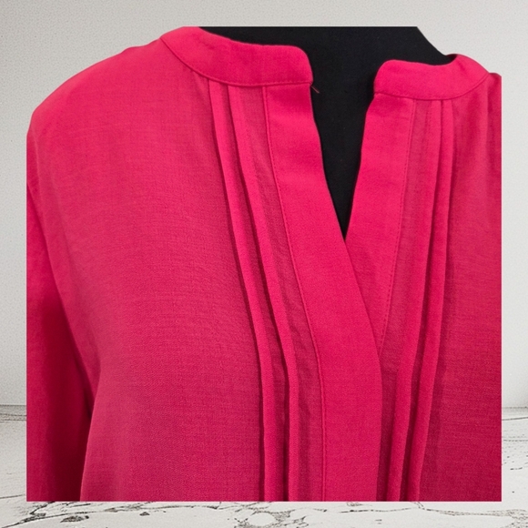 Vince Camuto Vibrant Pink Blouse with Ruffled Sleeves Size Med - Picture 3 of 6